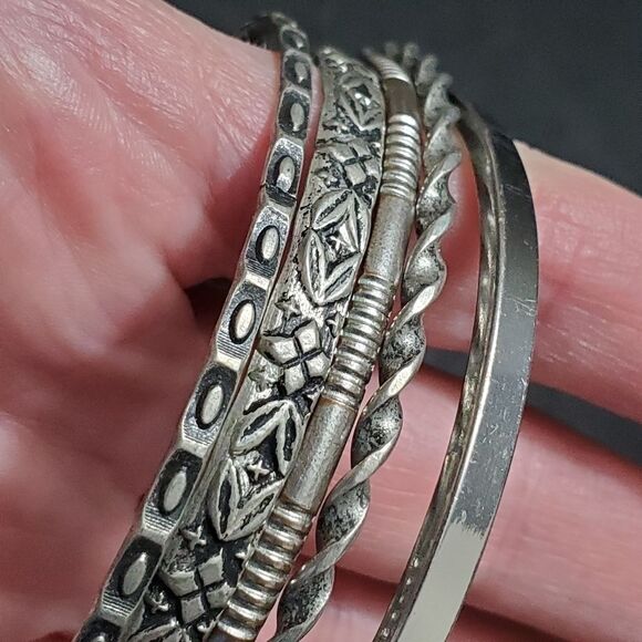 Silver tone bangle bracelet bundle - Picture 7 of 8